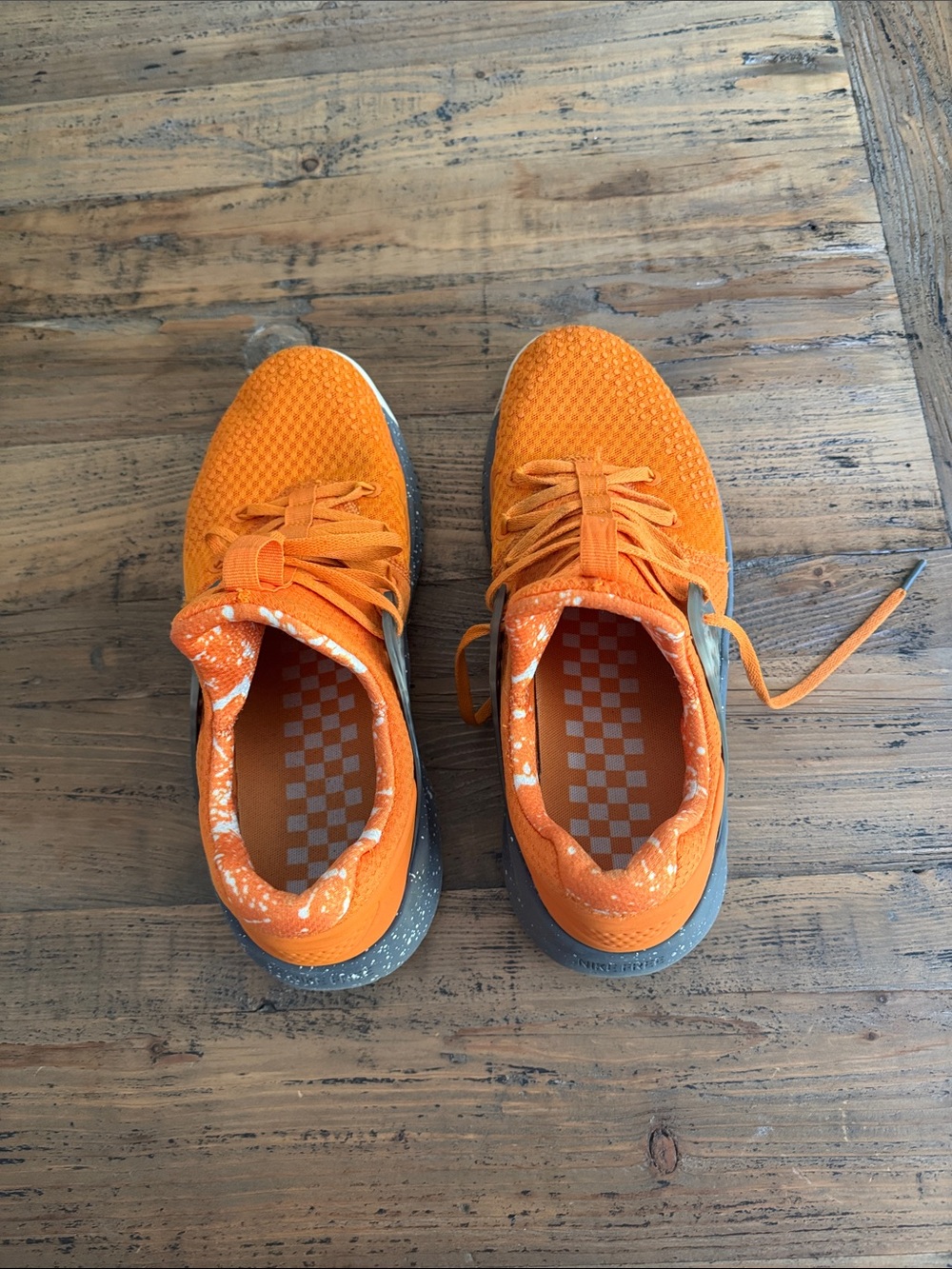 Nike TN Vols Orange Mesh Running Shoes with Speckled Gray Midsole - Picture 2 of 6